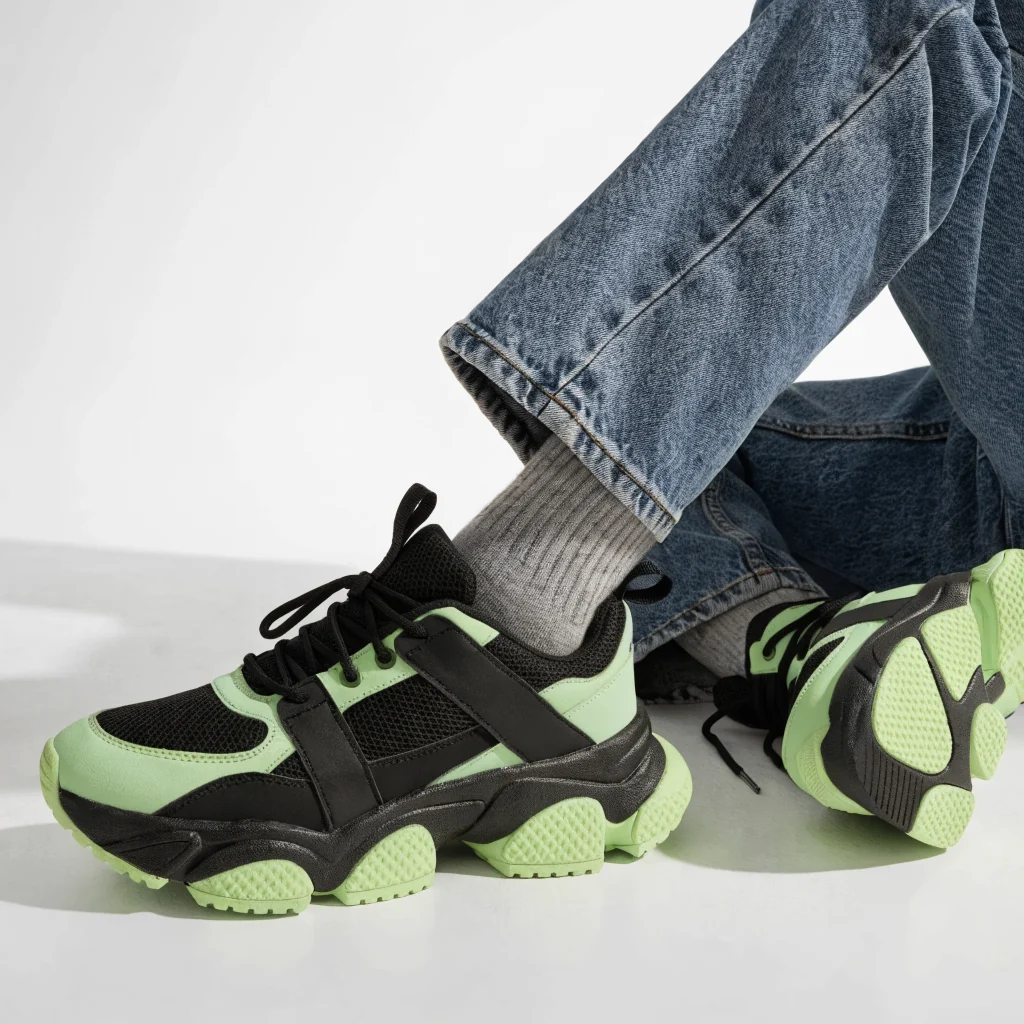 Sneakers bicolores homme style casual